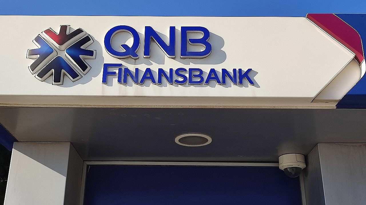 QNB 100 bin TL kredi faiz oranları nasıl değişti? Aylık 12,24 ve 36 ay vadeye ne kadar ödenir?