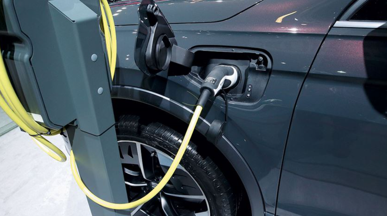 Elektrikli ve hibrit araçta tarihi eşik: Satışlar yüzde 50’yi aştı