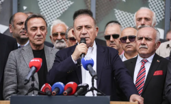 CHP’nin bayramlaşma töreninde gerilim zirvede: İmamoğlu ve Özel’e eleştiri yağdı!