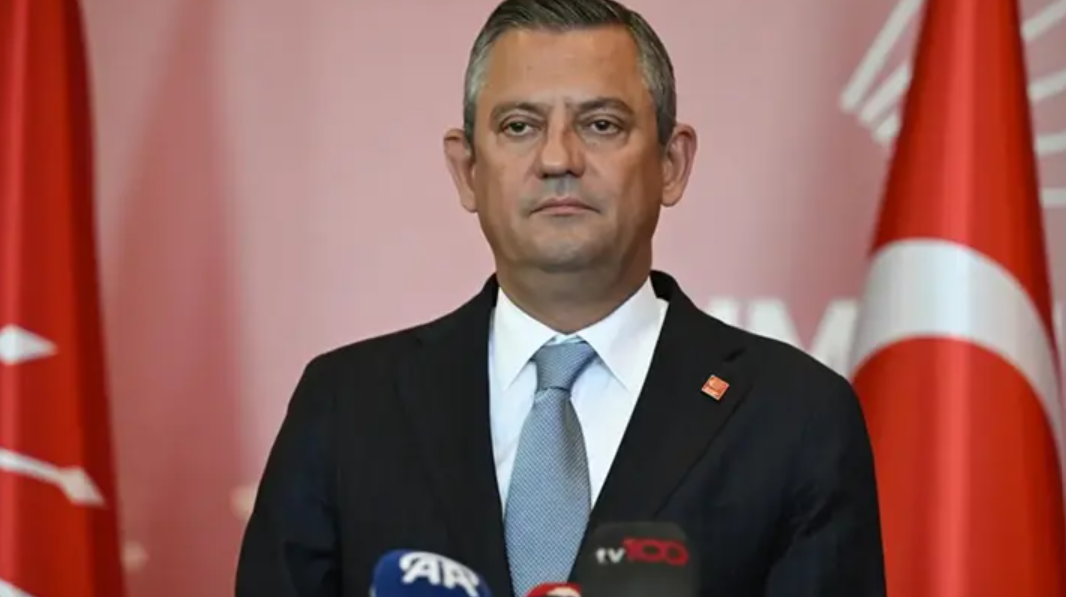 Özgür Özel’e 300 bin TL’lik tazminat! Cumhurbaşkanı Erdoğan’ın avukatı açıkladı