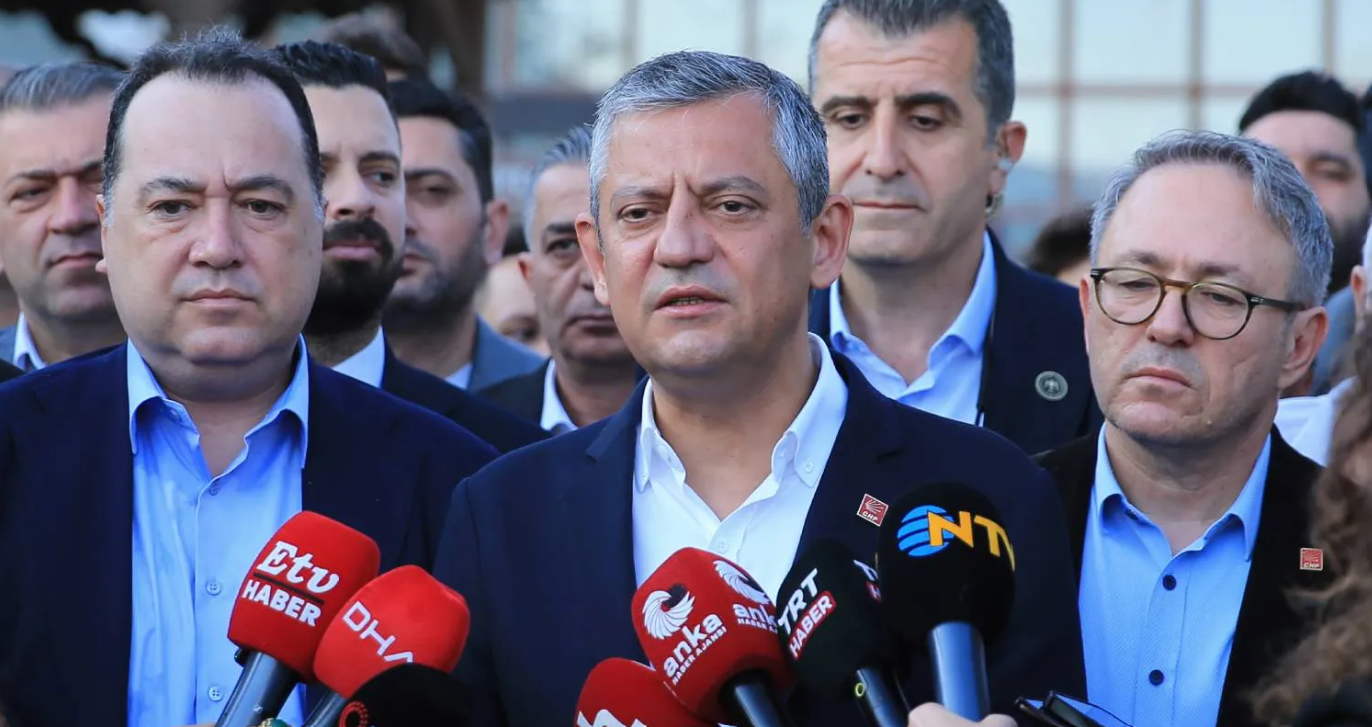 CHP’de grup toplantısı tartışmaları: Özgür Özel’e salon verilmeyecek mi?