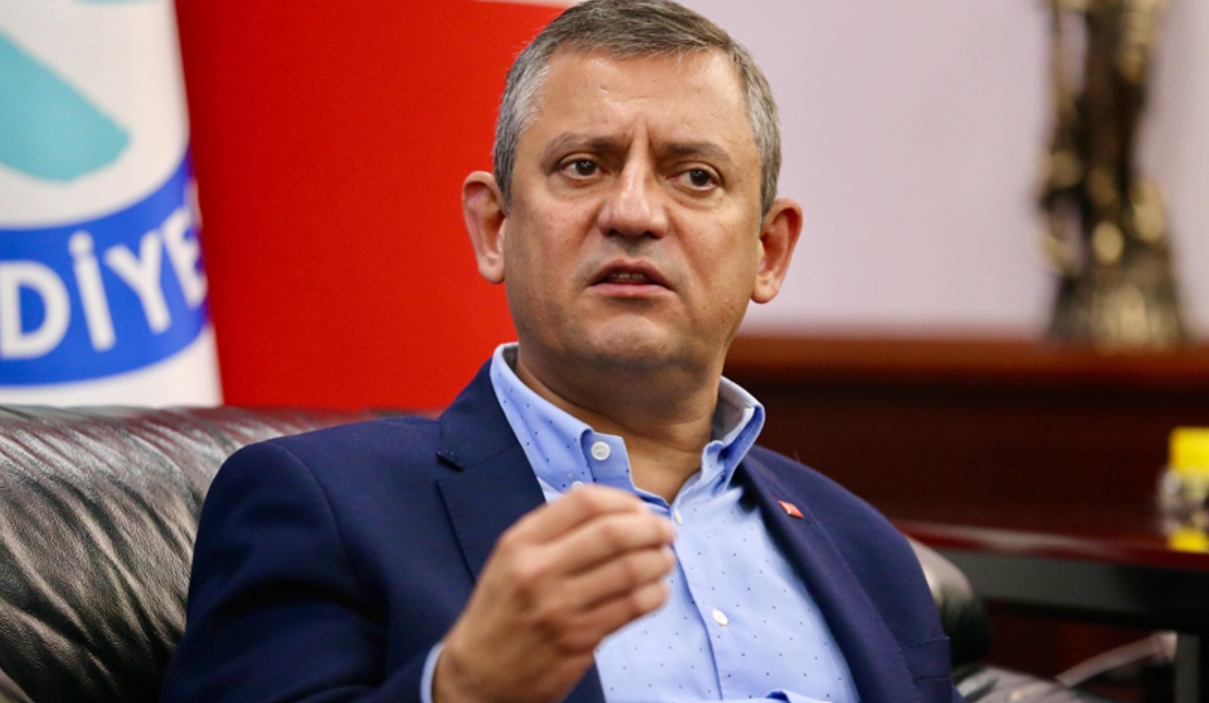 CHP’de “yeni parti” sinyali kulisleri karıştırdı: Özgür Özel senaryoyu açıkladı